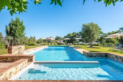 Image de Magnifique maison à Trequanda avec piscine