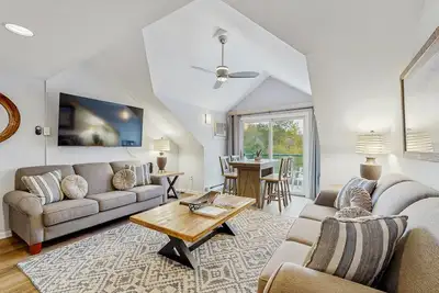 Image de Mountainside condo w/ pool & rec room:  walk to downtown & lifts