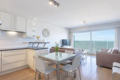Image de Studio avec terrasse et vue sur la mer