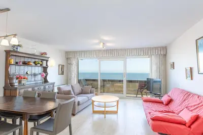 Image de Appartement spacieux avec garage et vue sur mer
