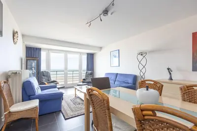 Image de Studio au 3é étage avec une vue sur la mer