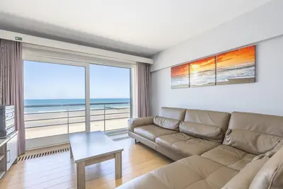 Image de Appartement avec vue sur la mer et parking