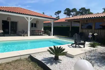 Image de Belle villa moderne de 100 m² avec piscine pour 6 personnes