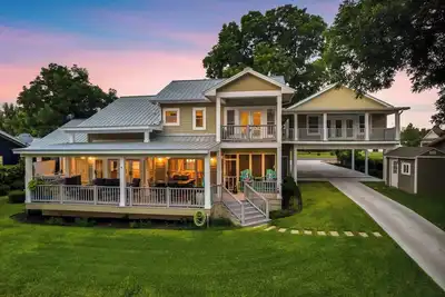 Image de Beach House on River Oaks | Concerige Services