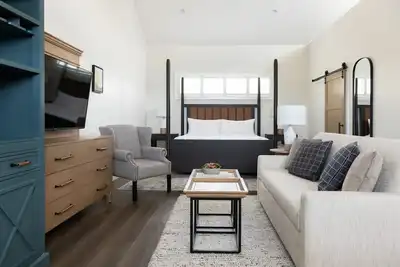 Image de Cozy Vacation Rental w/ Pool & Hot Tub in Midway