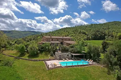 Image de Villa à Casale Marittimo avec 9 chambres à coucher, 20 couchages