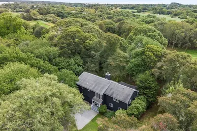 Image de Beautiful home on Montauk Downs 1 mile to town, beaches, and docks.