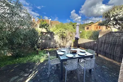 Image de Maison lumineuse avec clim, terrasse et parking, proche plage