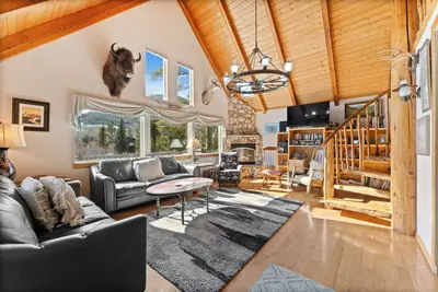 Image de A-Frame Retreat with Private Hot Tub and Stunning Mountain Views