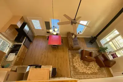 Image de Little Red Cabin on 60 Acres with private National Forest Access, pond, fire pit