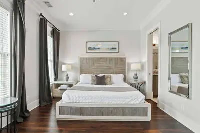 Image de Stunning Downtown Double Master Suite Townhome