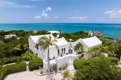 Image de Charming Villa 360° with Ocean Views + Hot Tub