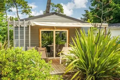 Image de ZEcamping familial espace aquatique animaux acceptés locatif Tv 26m2