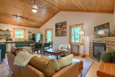 Image de 3br Hocking Hills w/ Private Hot Tub