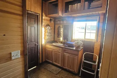 Image de Cozy and quaint vacation rental located at the heart of it all!