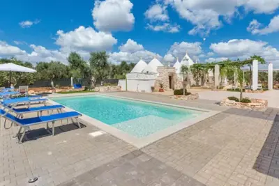 Image de Trulli ConteCavallo à Latiano avec piscine privée