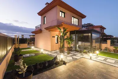 Image de Giraud I - Luxurious secluded villa next to the sea