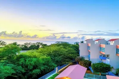 Image de Family Penthouse Combate Beach Access Pool Stunning Views