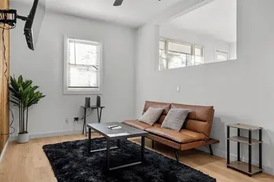 Image de Private Austin Getaway - Near Ut, Downtown, 6th St