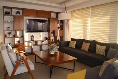 Image de 6th floor, luxury apartment.