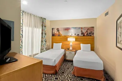 Image de 3-bedroom resort in Indio - Perfect for groups going to Coachella -Rollin Shower