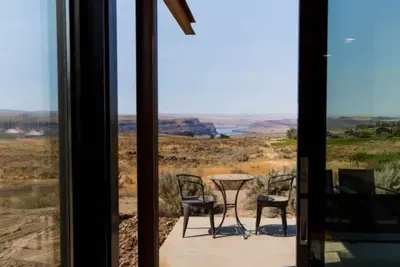 Image de Wine Down in 3c at Cave B Ridge