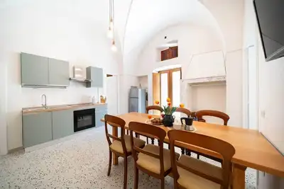 La Fontana Casaurea, Centro- Ac