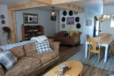 Image de Quaint 3-bedroom house on Dolores River on 300 acres