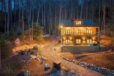 Image de Luxury Mtn Retreat | Fire Pit | Hot Tub | Game Rm