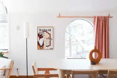 Image de Boutique Cabin · Pvt 5acre Disc Golf Course · Dog Run · Hot Tub · Ride to Trails