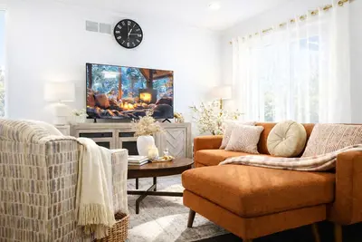 Image de Le Refuge d’Or: Signature Stay by Nid Douillet Collection. 2br