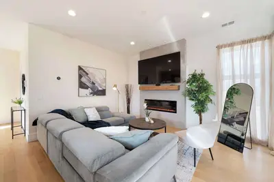 Image de United Center 3bd Apt with Parking and Balcony