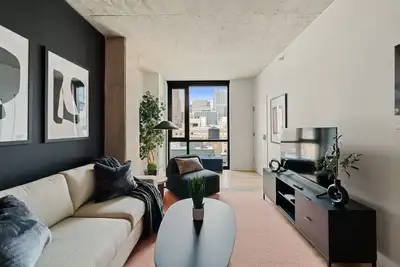 Image de Downtown 3bd 3ba Condo|Parking, Pool, Gym, Rooftop