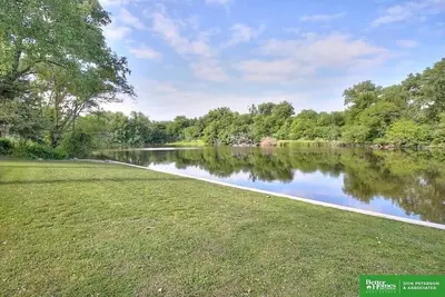 Image de Peaceful Cabin on the Lake