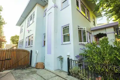 Berkeley Retreat w/ Chef’s Kitchen & Hot Tub