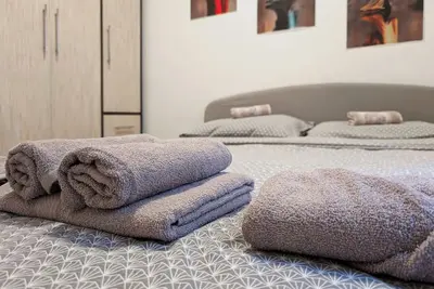 Image de Comfortable Pet-Friendly Apartment, Parking, Living Room & Terrace, near center