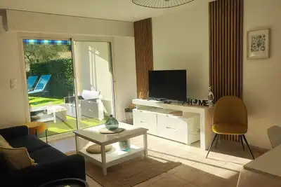 Image de T2 meublé à 300m de la mer et commerces, tout à pied.