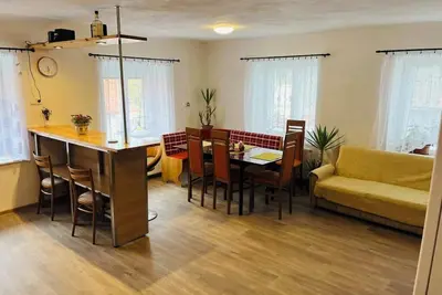 Image de Beautiful 2-bedroom townhome in welcoming Besednice for your stay