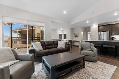 Image de New Townhome Near Ski Village | Private Saltwater Hot Tub & Mountain Views