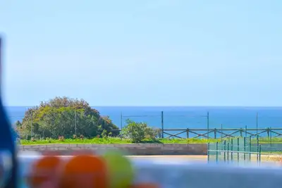 Image de Wohnung mit Blick auf das Wasser by Interhome