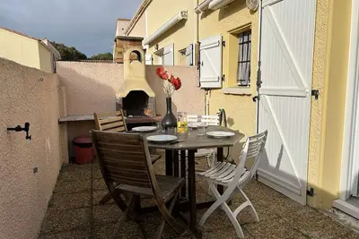 Image de Maison climatisée 2 pièces mezzanine, animaux admis, parking, près plage