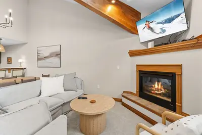 Image de Spacious Family-Friendly Condo With Updated Finishes