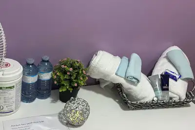 Image de 2br luxe Lower Level Seperate Entrance