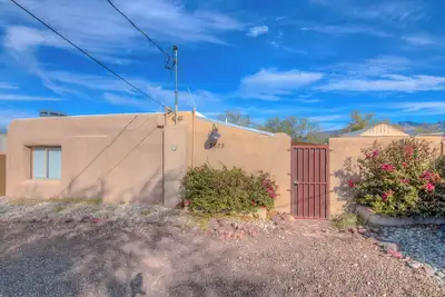 Image de Cozy Tucson Foothills Escape, close to all attractions!