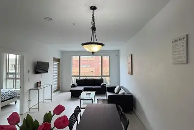 Comfortable  2 bedrooms plus den 2 bathrooms