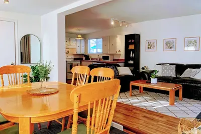 Image de Crowsnest Magic Mountain Stays