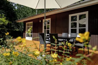 Image de Cozy wooden house on the Steinhuder Meer