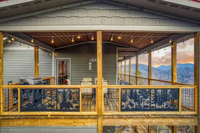 Image de 4br Luxury Cabin · Mountain Views · Hot Tub · Fire Pit · Near Downtown Murphy