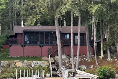 Image de Peaceful 3-bedroom island cabin with Ac in beautiful Meredith