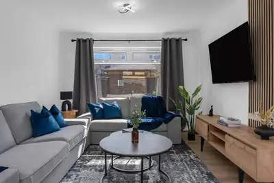 Image de Free Parking| Sleeps 6 | 3 Bedrooms | Central